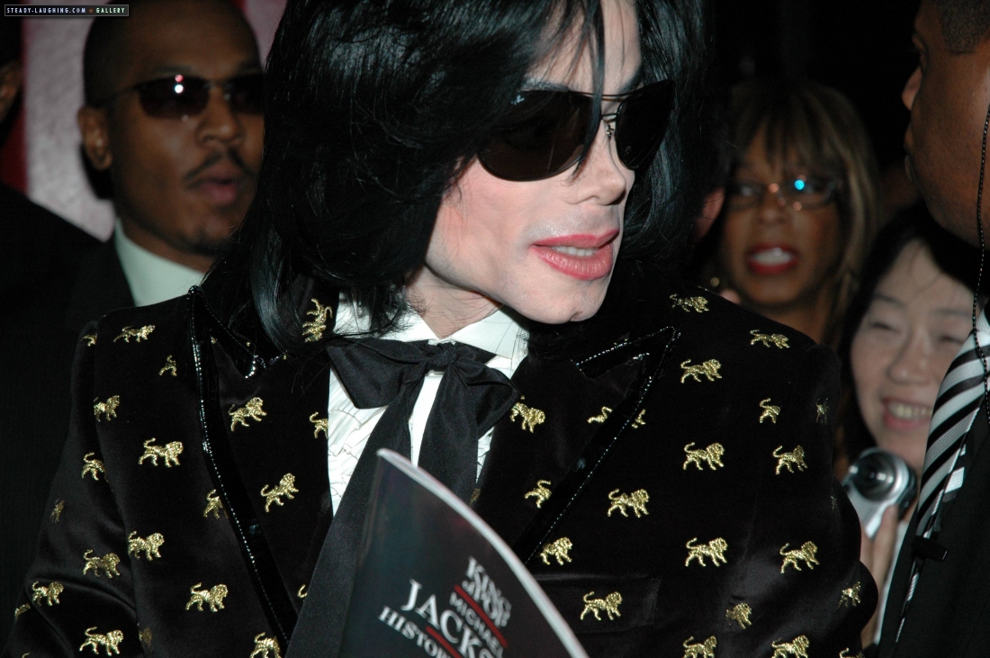 corporate-vip-event-michael-attends-an-event-thrown-in-his-honor-in-japan%28276%29-m-26.jpg